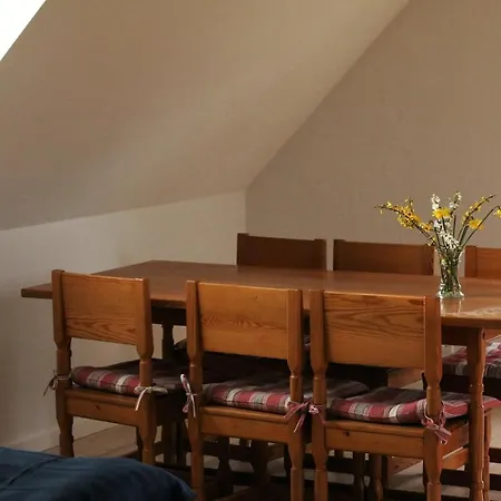 Stenbrogard * Harlev Stationsby