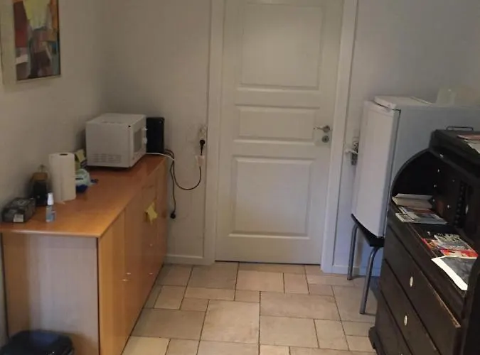 Stenbrogard * Harlev Stationsby